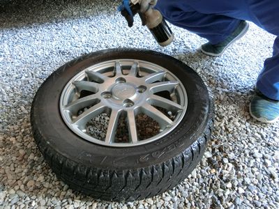 タイヤのお手入れでひび割れ防止になるタイヤワックス